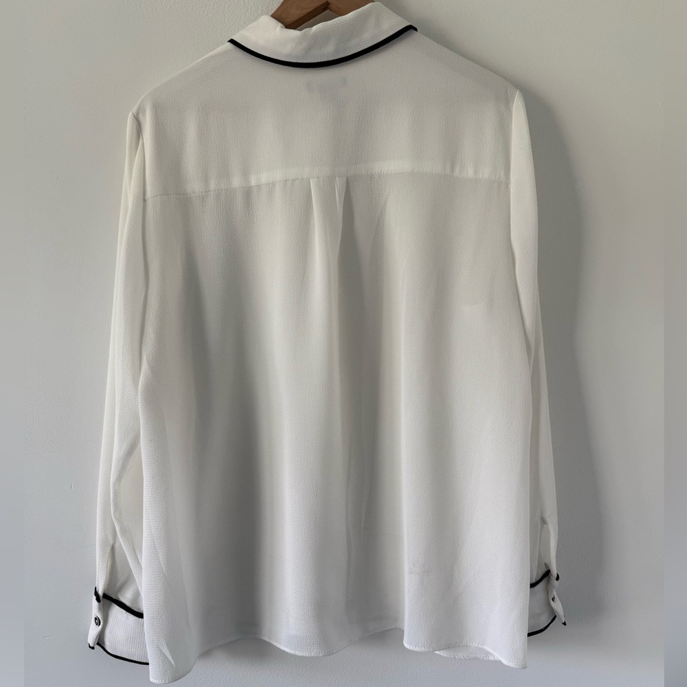 Halogen White Button-Up Shirt With Contrasting Bl… - image 5